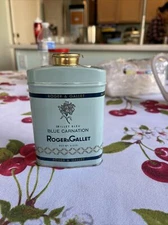 Roger & Galllet Blue Carnation Metal Talc Powder Canister Oeillet Bleu 3 Fl.oz