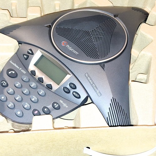 Teléfono de conferencia Polycom SoundStation IP 6000 2200-15660-001 PoE + kit de alimentación - Imagen 2 de 7