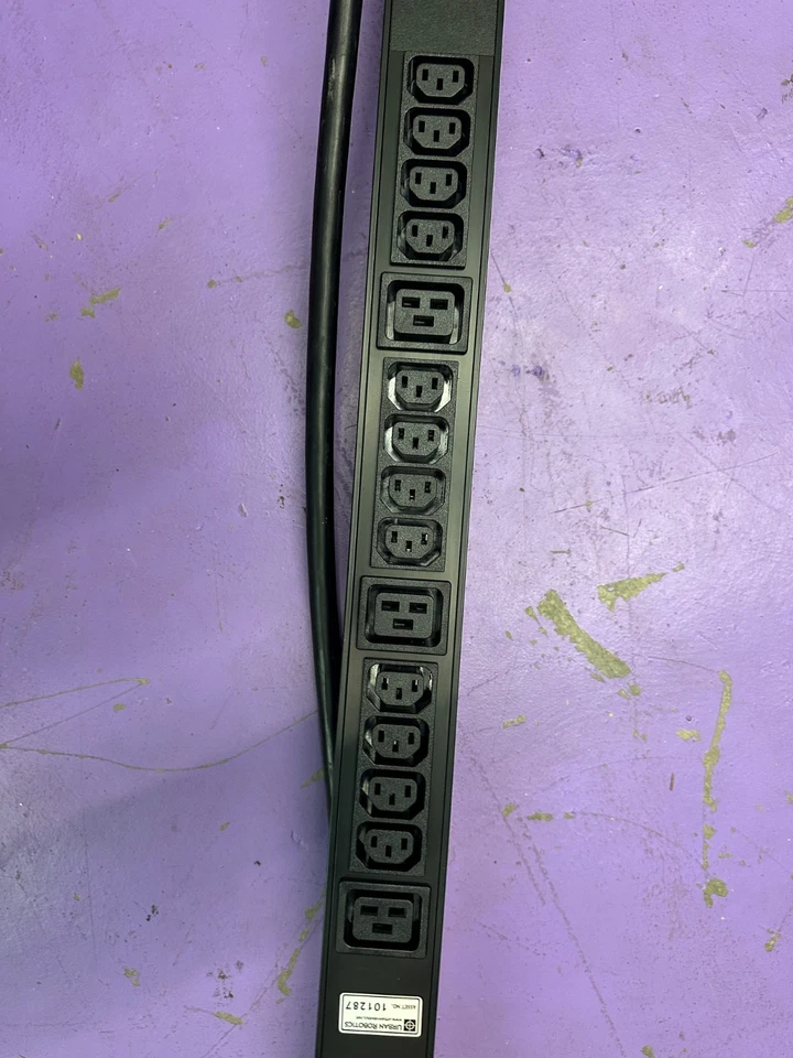 Tripp-Lite PDUMV30HV PDU Power Distribution Unit 24A 208/230V - Image 2 of 4