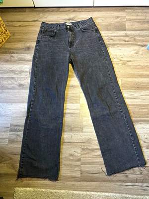 PULL&BEAR Damen Jeans Grau Straight Leg Mid Waist Fransen Gr 38 L81