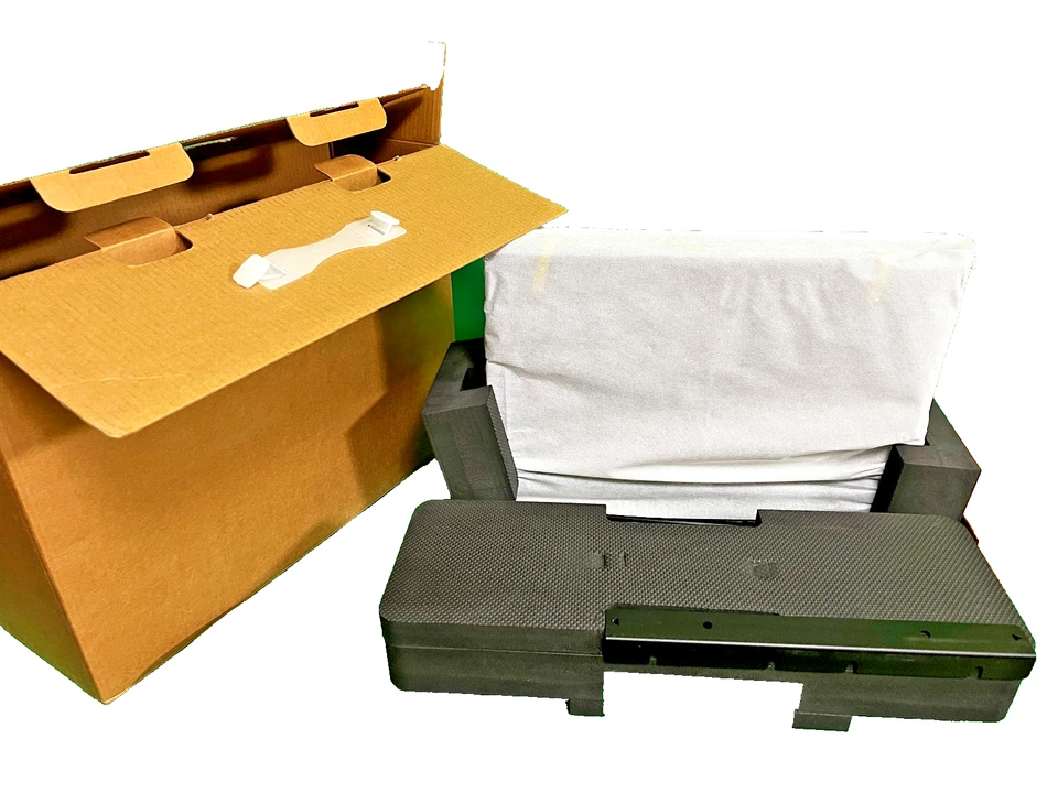 JVC DT-N17H 17.3” Broadcast SDI/HDMI Studio / LED-Backlit LCD Monitor  - NEW - Image 3 of 4