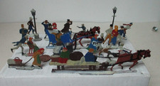 17 Vintage Heinrichsen Germany Metal Christmas Winter Scene Skaters Figures