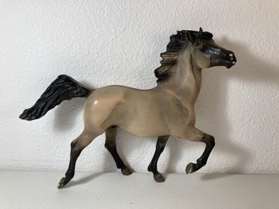 Breyer Traditional- Rowdy Yates Spanish Colonial Mustang Horse Grullo Buckshot