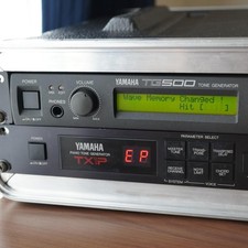 YAMAHA TG500 & TX1P TONE GENERATOR SET W/ ALUMINUM HARD CASE - TESTED WORKING