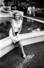 Marilyn Monroe Norma at Water Fountain   11x17 Glossy Photo
