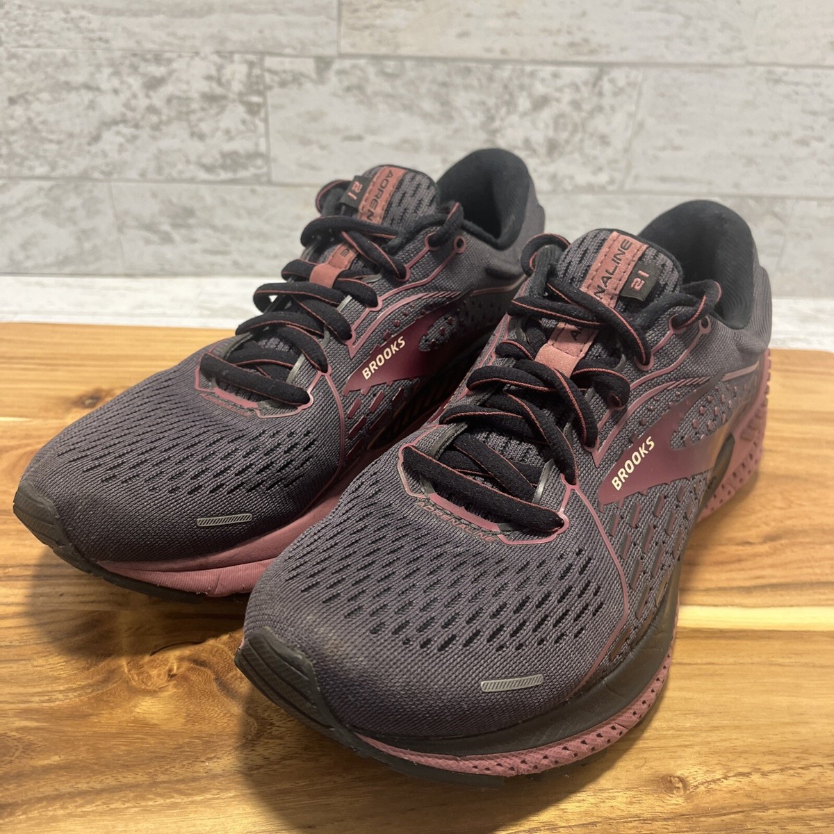 Brooks Adrenaline GTS 21 Women's Running Shoes Sz VGC