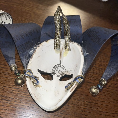 6" Hand Painted in Italy Mask Signed Ginoe Gians Wall Art - Picture 7 of 8