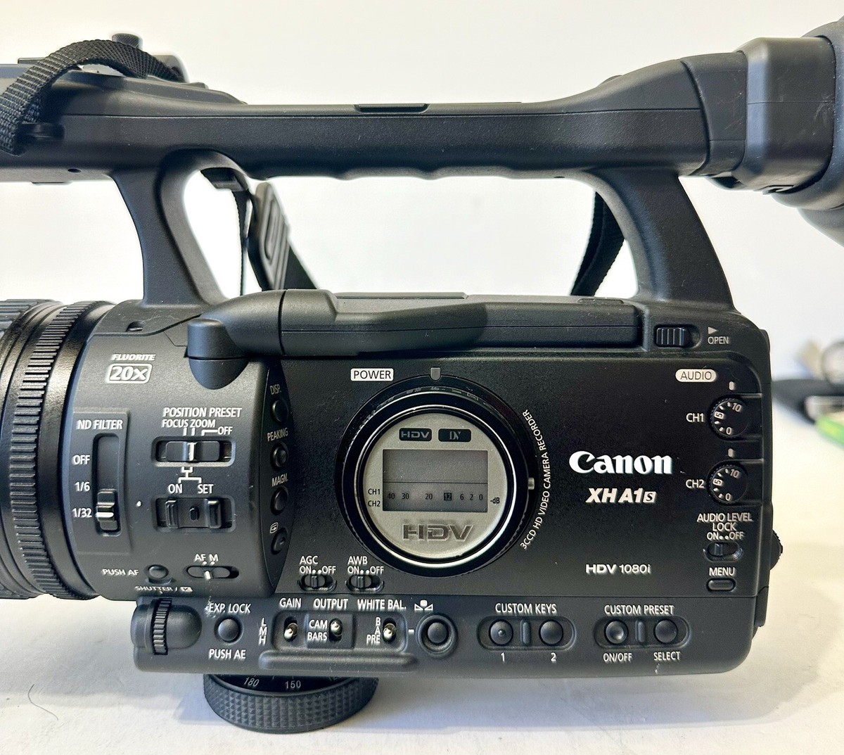 Canon XH A1S 3CCD HD Video 1080i 20x Zoom Mini DV