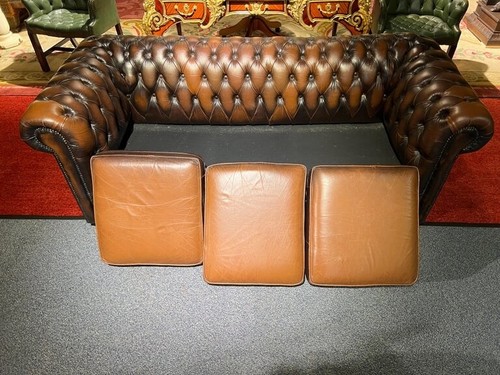 Q`Original Brown Chesterfield Three-Seater Sofa IN Vintage Style - Picture 3 of 13