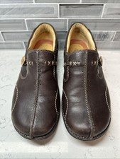 Clarks Unstructured Woman  s Brown Leather Slip On Shoes Size 7 M EUC 