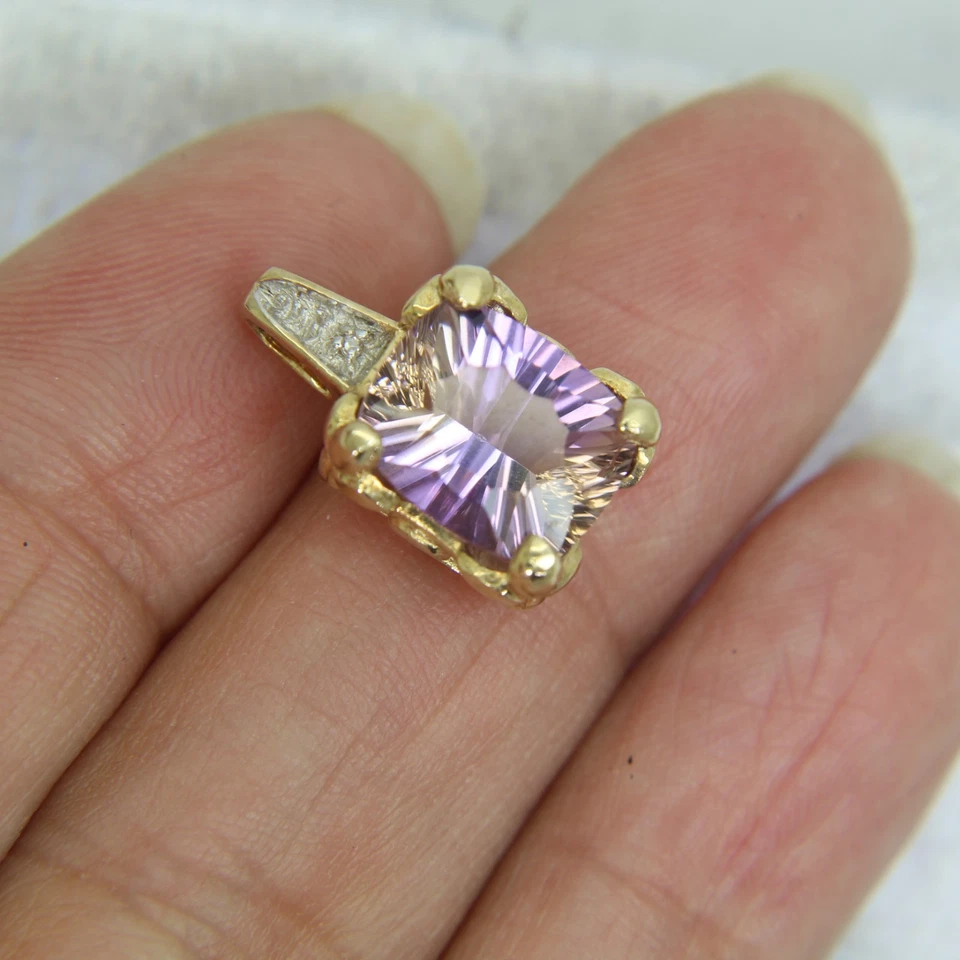 Colgante de diamantes ametrinos de oro de 9 quilates Foto 4 de 4