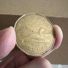 Vintage Rare 1987 Canada Queen Elizabeth dollar coin