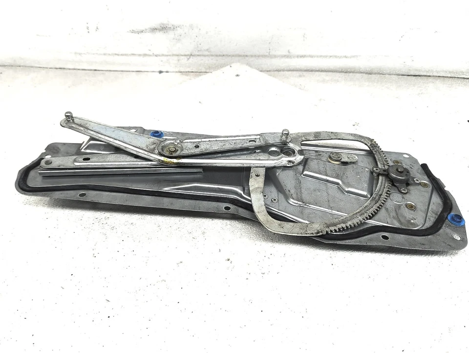 1998-2000 Volvo V70 Front Passenger Window Regulator & Motor  91527242 - Image 4 of 4
