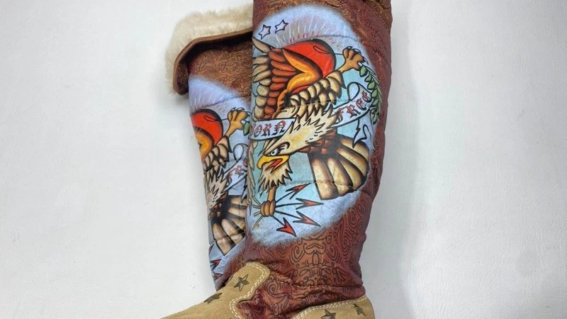 Botas femininas Ed Hardy Born Free inverno altura do joelho tamanho 10 pele de águia forrada tatuagem - Imagem 4 de 4