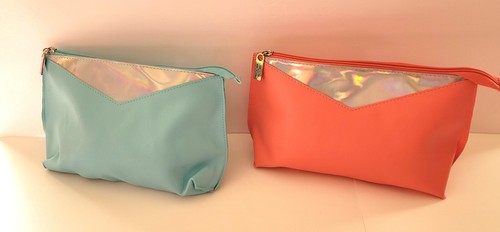 Elizabeth Arden Make-Up Pouches / Travel Bags 2pcs. Blue and Peach Colors. New - Picture 10 of 13