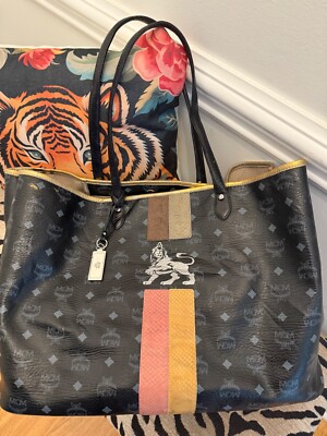 MCM Visetos Black/Gold Leather Princess Lion Medium Shopper Tote