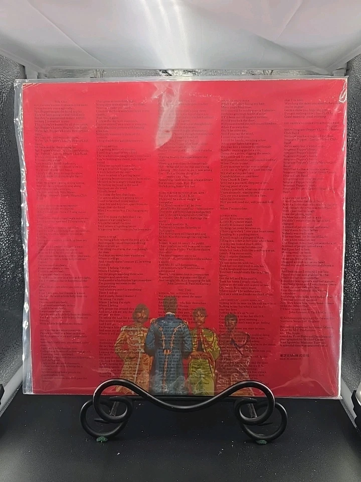 RARE!! THE BEATLES SGT PEPPERS JAPAN LP W/OBI INSERT & CUTOUT EAS-50038 EX/EX Foto 3 de 4