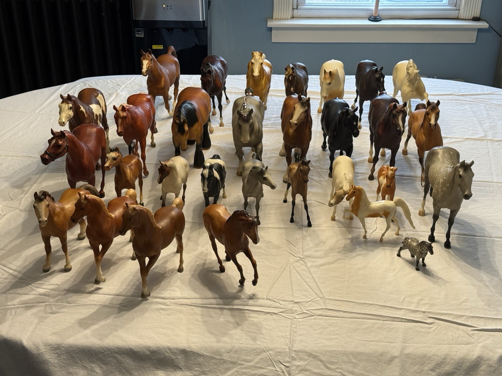 Enormous Lot Of 30 Traditional Scale Breyer Horses • Vintage From The 80’s As Is