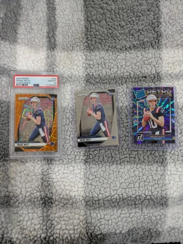 2024 Panini Prizm - Rookies Drake Maye #329 Lazer Prizm (RC) PSA 10 + 2 Extra