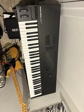 Native Instruments Komplete Control S61 MK3 MIDI Controller - Valid License