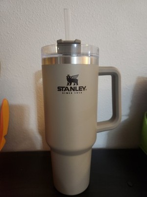 Stanley Adventure Quencher H2.0 40 Oz Tumbler Flint Gray White Lid & Straw