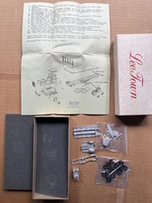 Lee Town 432-2037 HO BQ Mack 10 Wheel Heavy Duty Flatbed Truck Kit