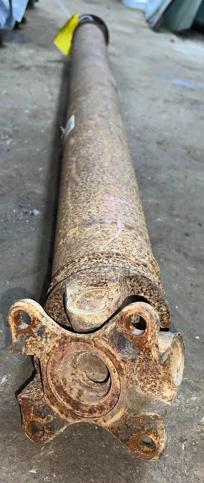 Задний приводной вал винта стальной от оригинального производителя для Ford Crown Victoria 03–11 годов выпуска 5W7Z4602A - Изображение 4 из 4