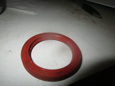 rear output Seal S42 S47 ZF 5  Speed Ford 88-97 4x4 15803