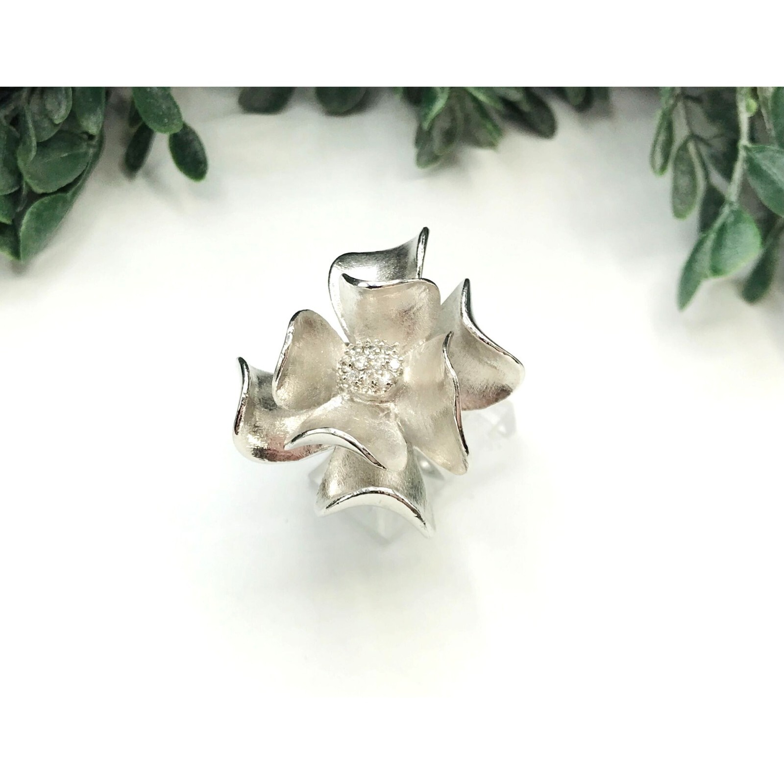 Statement ring silver flower size 6.25 Premier De… - image 1