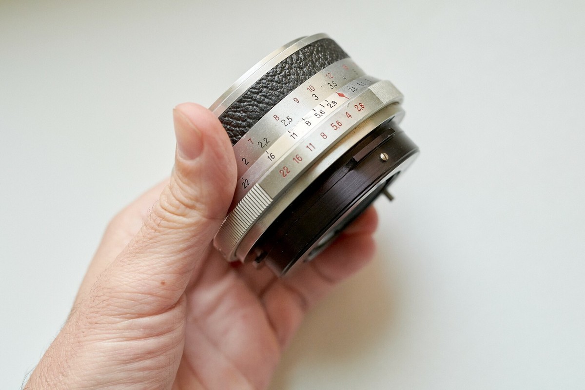 ペンタコンsix Carl Zeiss Jena Tessar 80mm 2.8 Carl Zeiss Jena Tessar 80mm F2.8 Pentacon Six Medium Format