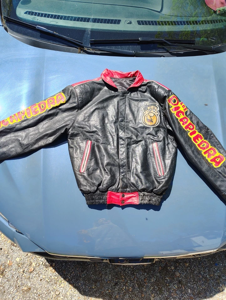 Jaqueta de couro espanhola vintage colecionável Flintstones única veja detalhes - Imagem 2 de 4