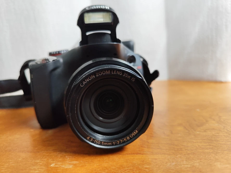 Cámara Canon Powershot SX40 HS de 12,1 megapíxeles con lente zoom óptico de 35x Foto 3 de 4