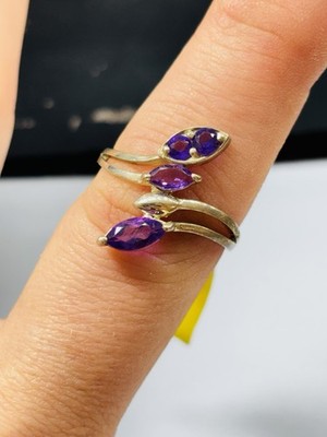 TJC Ring Silber und Amethyste UK Größe S neu mit Etikett angelaufen