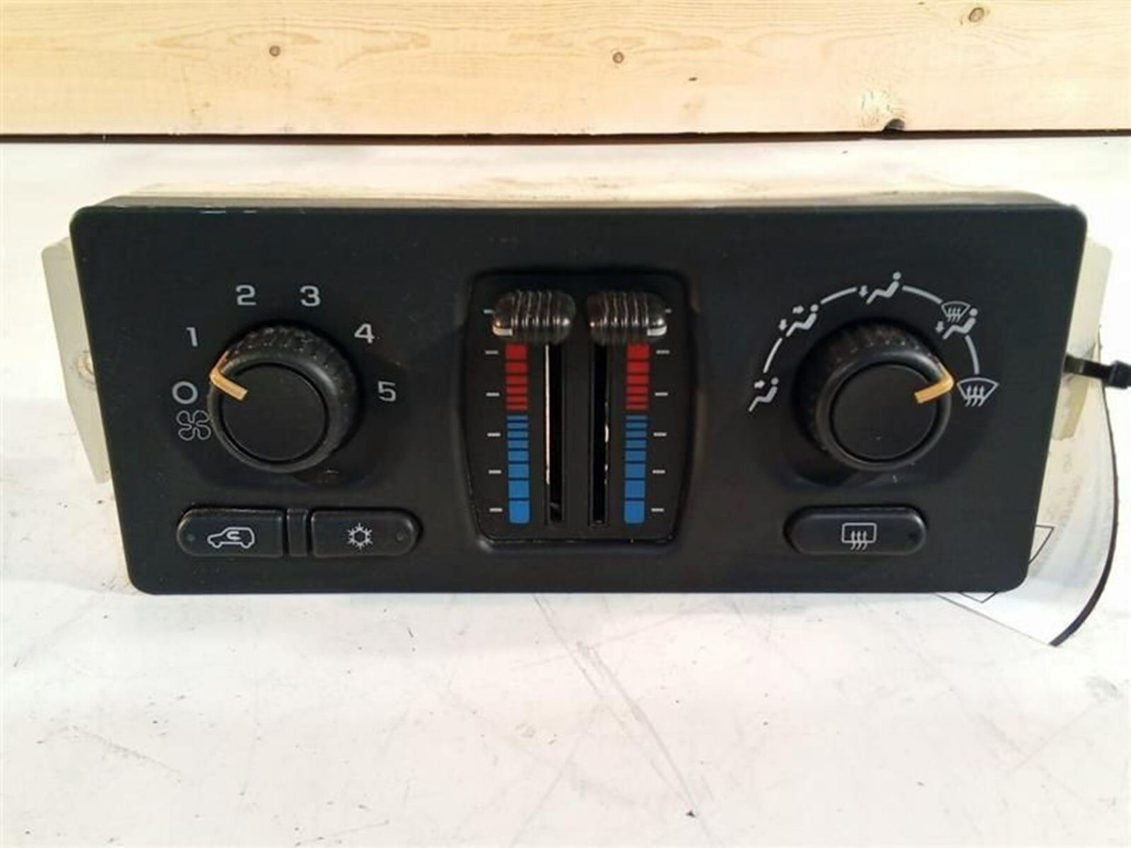 04 GMC Sierra 1500 Temperature AC Climate Control Panel 15136889 