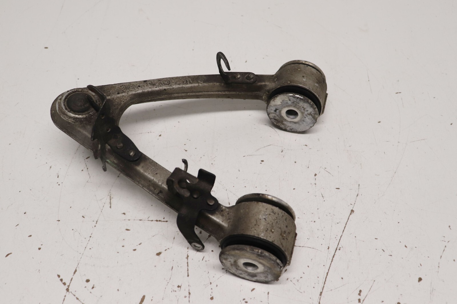 F20965 2005-2008 Maserati Quattroporte M139 Front Upper Arm Control Left OR RH
