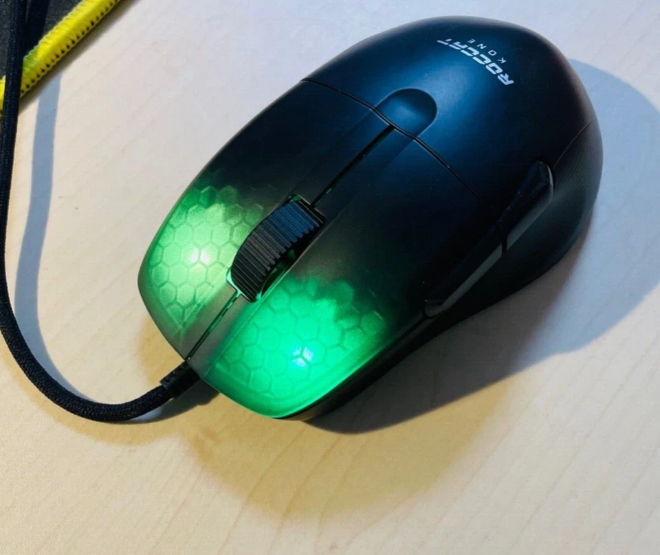 Roccat Kane Pro Gaming Maus RGB - Beleuchtung schwarz