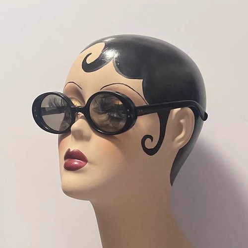 Vintage Sunglasses Ladies Oval Cat Eye Black Moulded Polarized 1960s Twiggy RBG - Picture 2 of 16