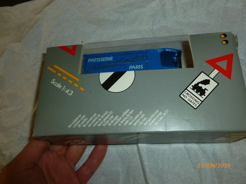 Corgi Classics 1/43 Scale 1926 Marcel Gardet Renault Van C824 NRFB - Image 4 of 4