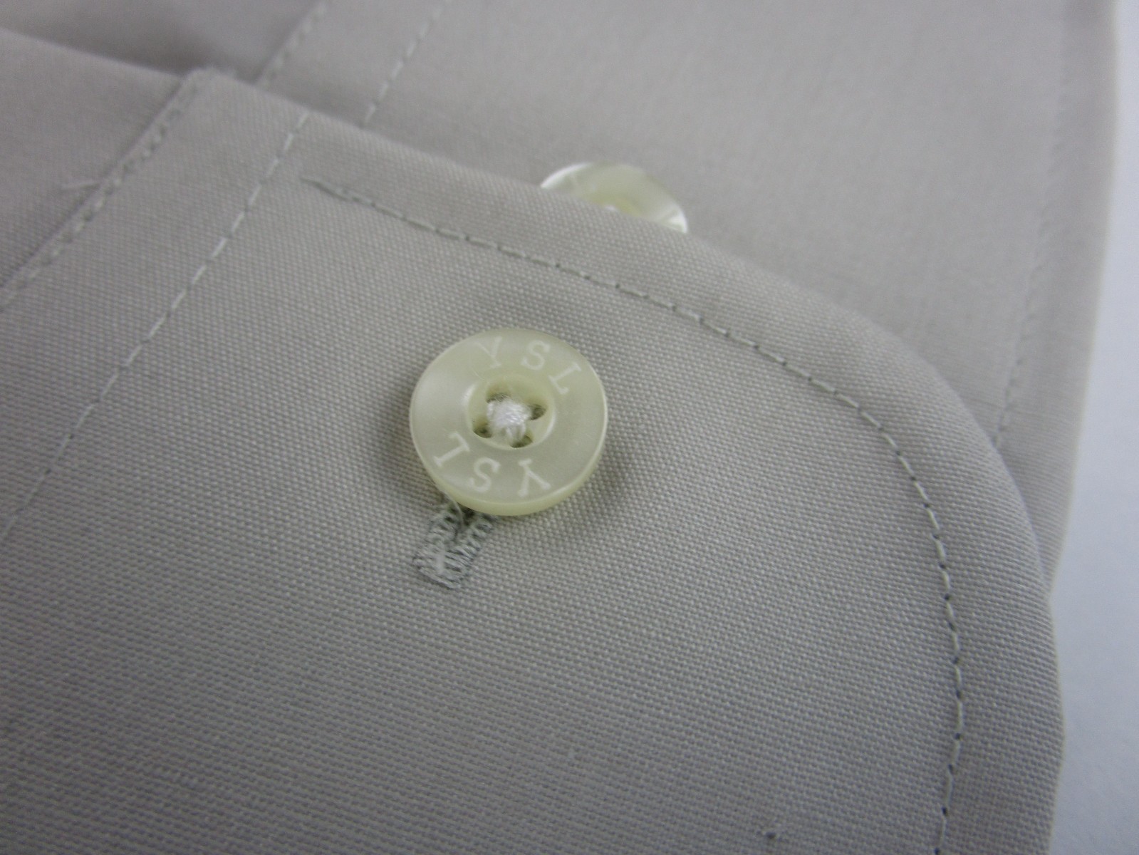 Camicia elegante uomo Yves Saint Laurent con bottoni manica lunga taglia 17 1 2 nuova con etichetta