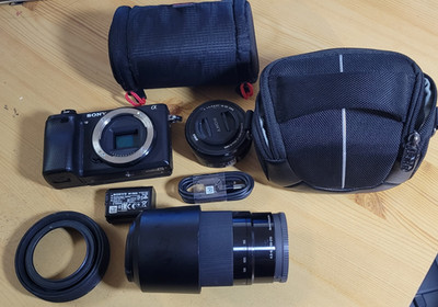 Sony Alpha A6300 24.2MP Digitalkamera - Schwarz (Kit mit 16-50 mm und 55-210mm)