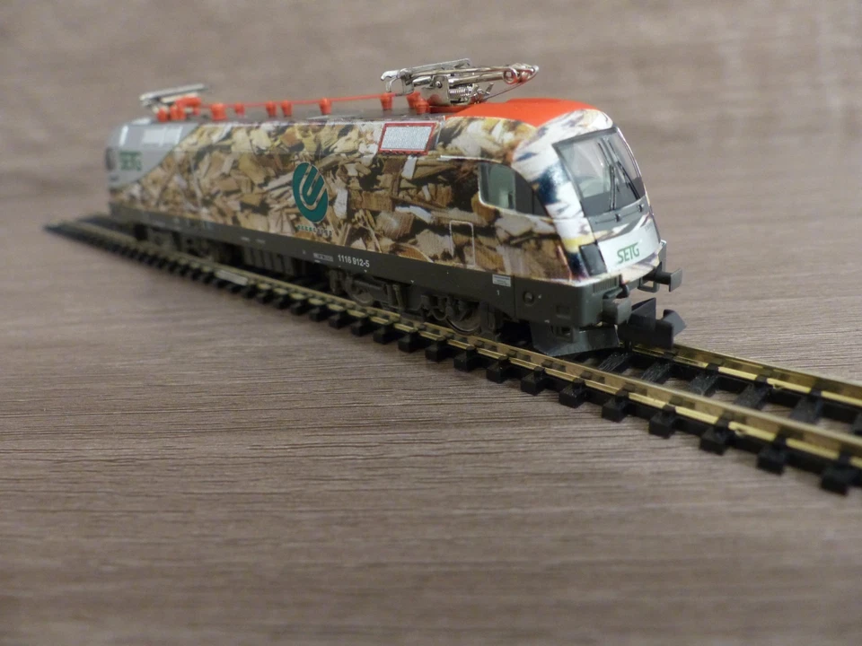 Minitrix 11612 N Elektrolokomotive Reihe 1116 Taurus getestet  aus Startpackung - Bild 3 von 4