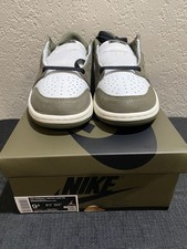 Jordan 1 Retro Low OG Medium Olive Size 9.5 Men HQ6998-200