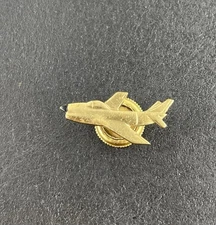 Vintage US Military F-86 Sabre Jet Pilot Qualification Screw Back Lapel Pin
