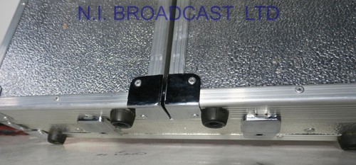 Profi Schminkspiegel im Flightcase mit Beleuchtung (69cm x 50cm für Länge a - Bild 13 von 13