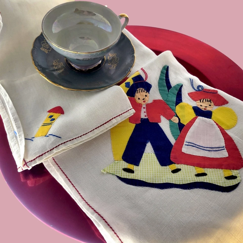 Vintage Embroidered Dutch Holland Tablecloth + 4 Napkins Linen 1930s - Image 3 of 4