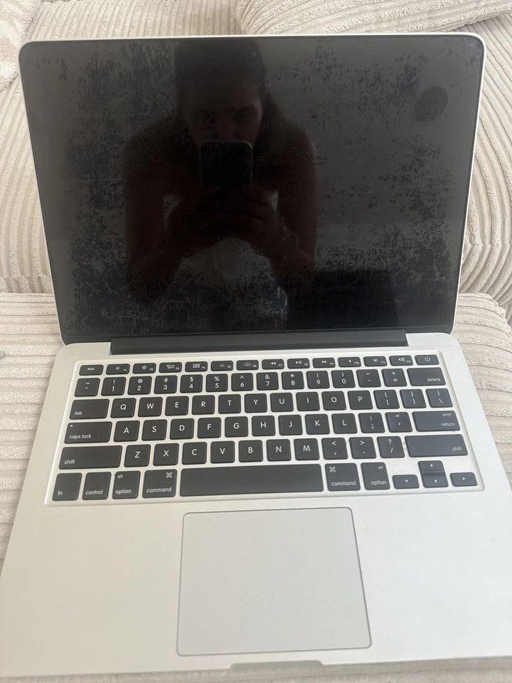 Apple MacBook Pro with Retina display 13" Laptop - ME867B/A (March,2015, Silver), photo 2 of 5