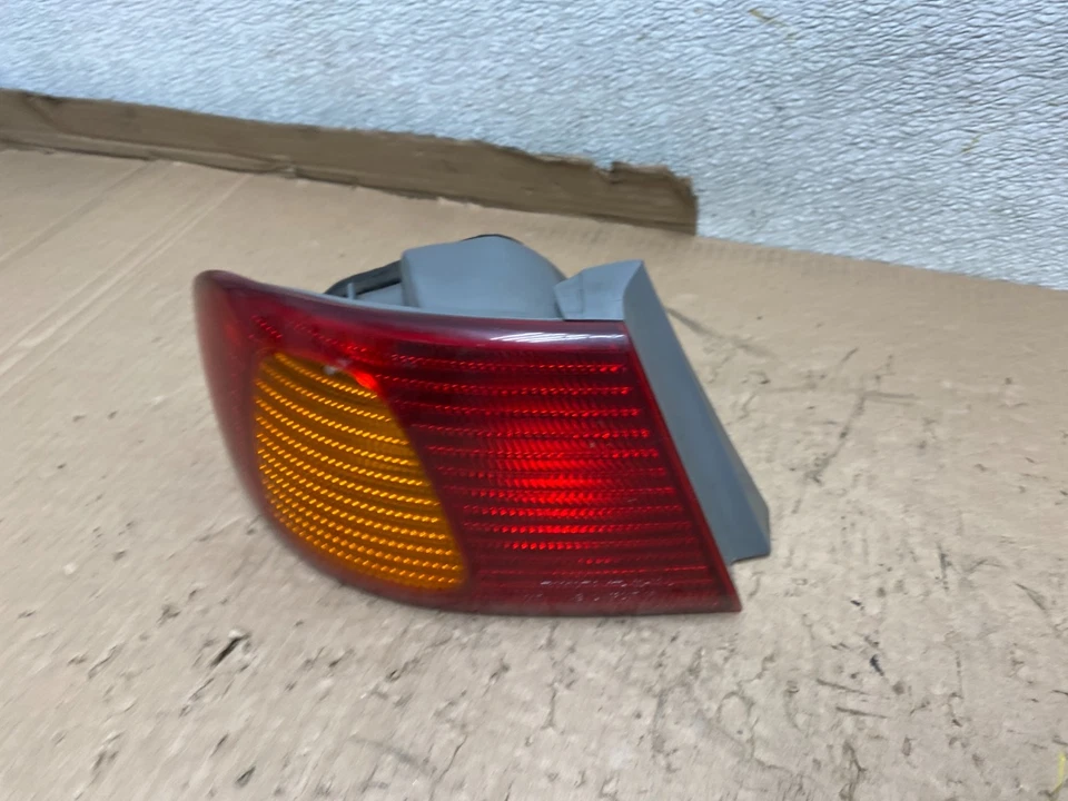 1998 1999 2000 Toyota Corolla левый водитель левая сторона задний фонарь U9619 DW - Изображение 2 из 4