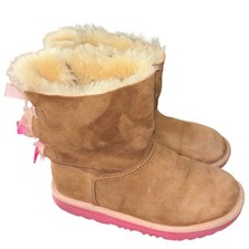 UGG kids  Bailey Bow II chesnut brown and pink boots with bows on back size 5 