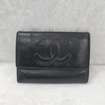 CHANEL ノベルティーブラックレザー 財布 Chanel Black Caviar Leather Large CC Logo Embossed Trifold Short