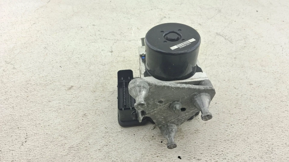 12-15 MERCEDES BENZ W204 C300 ABS ANTI-LOCK BRAKE PUMP CONTROL MODULE OEM - Image 4 of 4